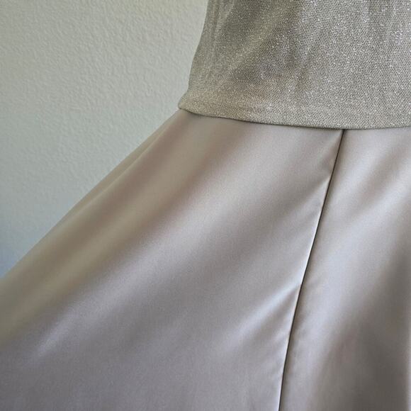 Arianna Womens Vintage Maxi Gown Dress Size 8 Champagne Metallic romantic Formal - Picture 3 of 9